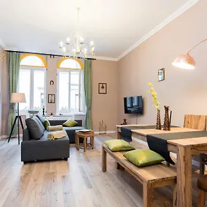 Downtown Synagogue Apartment Budapest